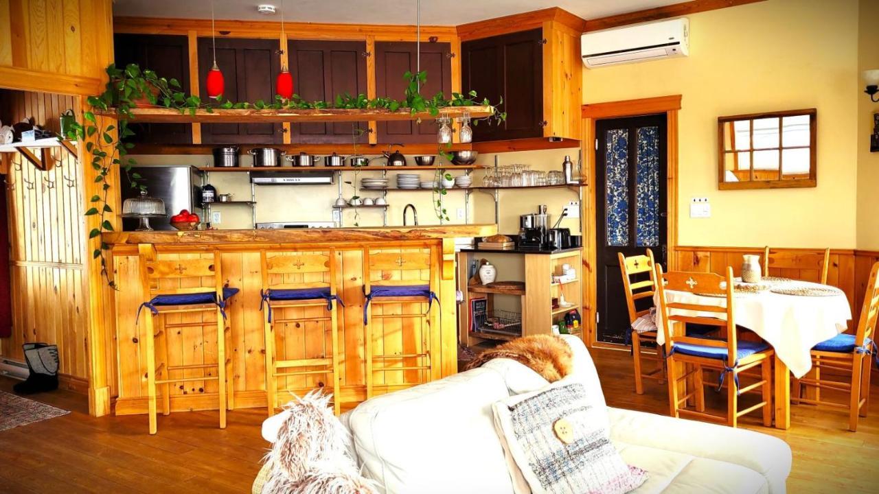 La Vieille Ferme, Ecogite Saint-Fulgence Exterior photo