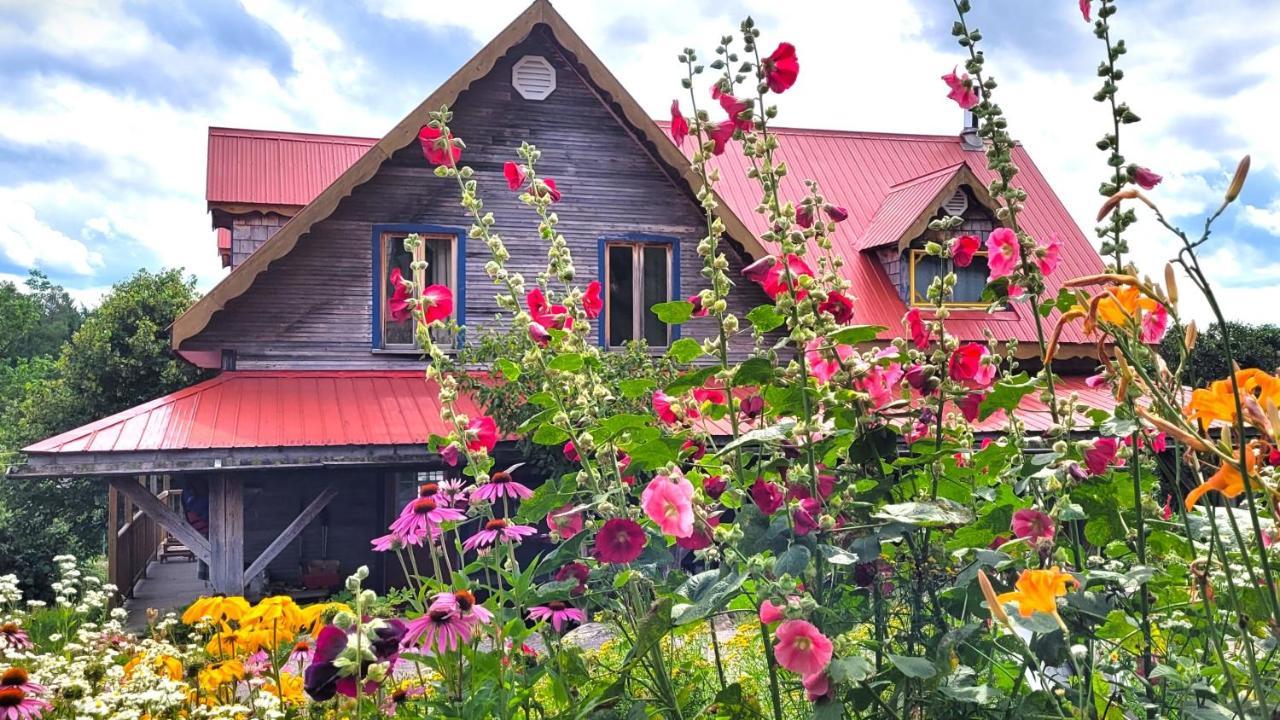 La Vieille Ferme, Ecogite Saint-Fulgence Exterior photo
